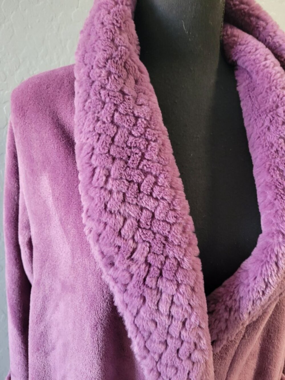 Carole Hochman Women's Shawl Collar Plush Robe Size M Cozy Comfy Loungewear - Picture 3 of 12